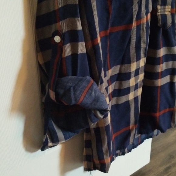 Plaid Top - Picture 2 of 4